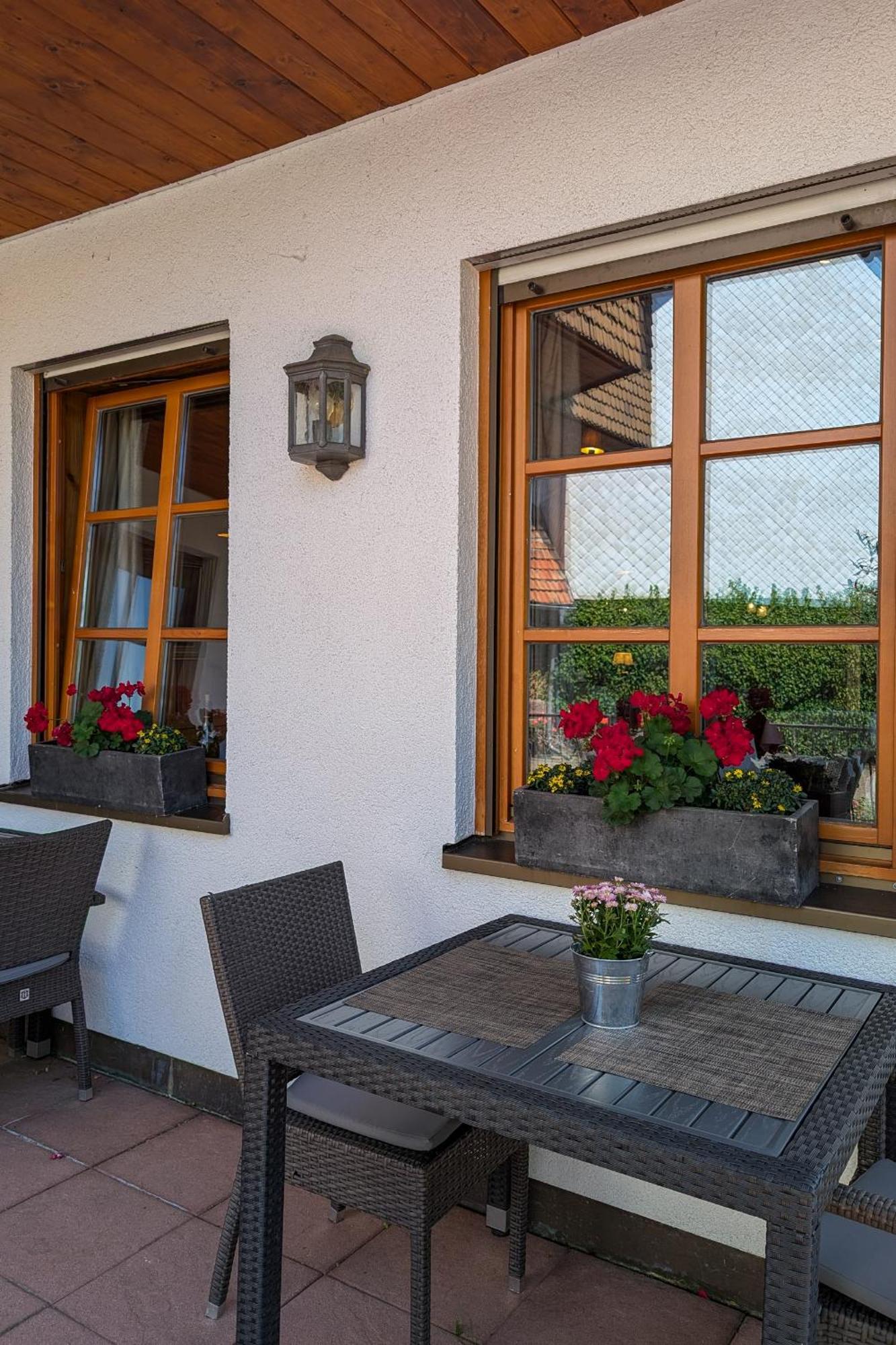 Hotel Restaurant Vinothek Lamm Bad Herrenalb Extérieur photo